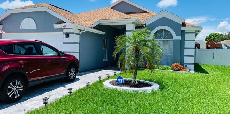 House in Apopka, Florida 3 bedrooms, 143.44 sq.m. № 2216411