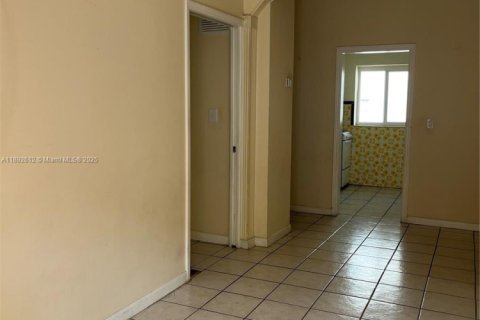 Appartement à louer à Miami, Floride: 1 chambre, 317.35 m2 № 1946381 - photo 1