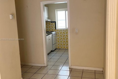 Appartement à louer à Miami, Floride: 1 chambre, 317.35 m2 № 1946381 - photo 3