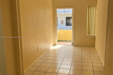Appartement à louer à Miami, Floride: 1 chambre, 317.35 m2 № 1946381 - photo 10