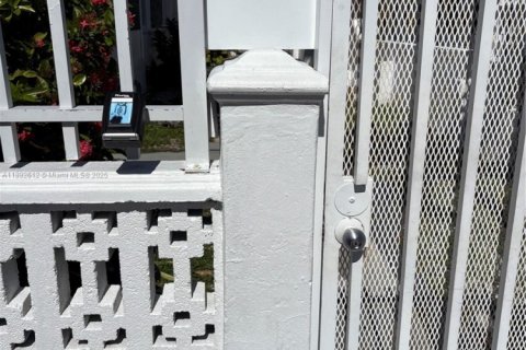 Appartement à louer à Miami, Floride: 1 chambre, 317.35 m2 № 1946381 - photo 13