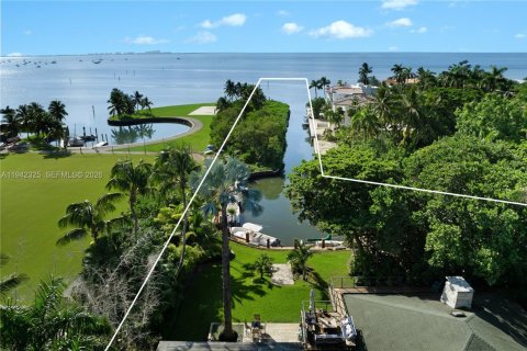 Casa en venta en Miami, Florida, 5 dormitorios, 397.62 m2 № 1999669 - foto 8