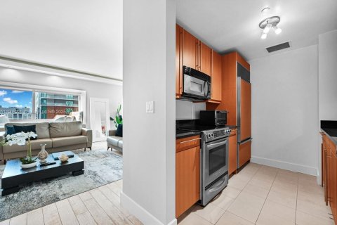 Condominio en alquiler en Miami, Florida, 2 dormitorios, 180.79 m2 № 2012534 - foto 28