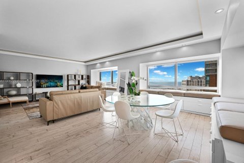 Condominio en Miami, Florida, 2 dormitorios  № 2012534