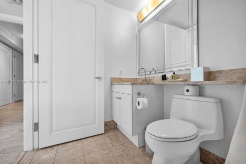 Condominio en alquiler en Miami, Florida, 2 dormitorios, 180.79 m2 № 2012534 - foto 7