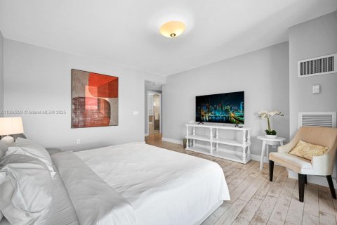 Condominio en alquiler en Miami, Florida, 2 dormitorios, 180.79 m2 № 2012534 - foto 12
