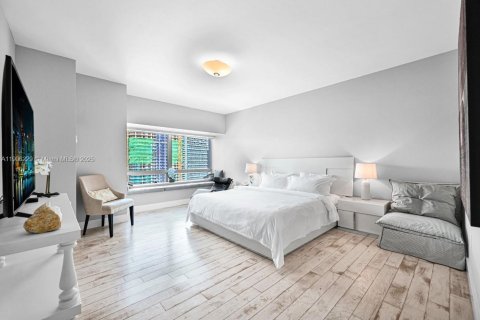 Condominio en alquiler en Miami, Florida, 2 dormitorios, 180.79 m2 № 2012534 - foto 9