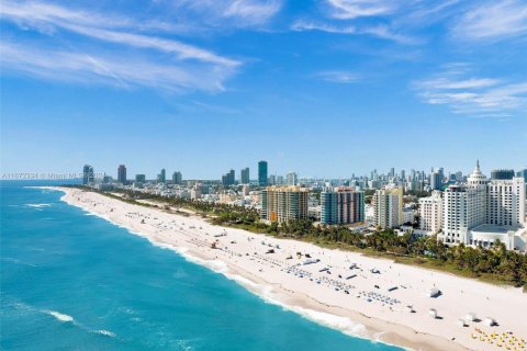 Condominio en venta en Miami Beach, Florida, 2 dormitorios, 144 m2 № 1934896 - foto 27