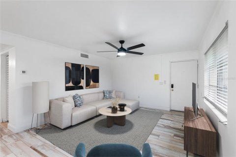 Appartement à louer à Saint Petersburg, Floride: 2 chambres, 89.19 m2 № 2400038 - photo 3