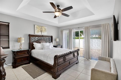 House in Miami, Florida 3 bedrooms, 145.02 sq.m. № 1930272 - photo 14