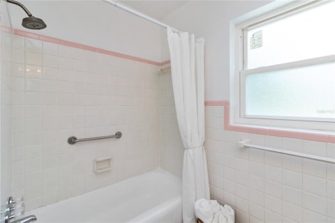 House in Sanford, Florida 3 bedrooms, 175.96 sq.m. № 1865807 - photo 25