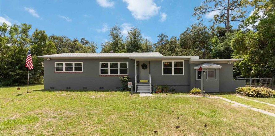 House in Sanford, Florida 3 bedrooms, 175.96 sq.m. № 1865807