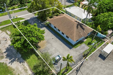 Commercial property in Homestead, Florida № 1890469 - photo 28