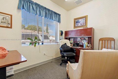 Commercial property in Homestead, Florida № 1890469 - photo 15