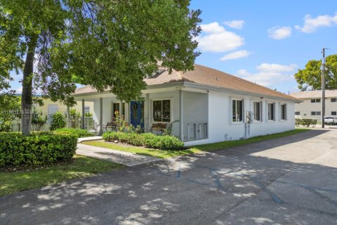 Commercial property in Homestead, Florida № 1890469 - photo 26