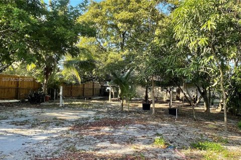 House in Fort Lauderdale, Florida 2 bedrooms, 75.81 sq.m. № 2008334 - photo 9