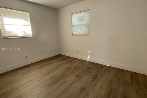 House in Fort Lauderdale, Florida 2 bedrooms, 75.81 sq.m. № 2008334 - photo 20