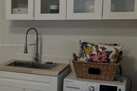 Villa ou maison à vendre à Fort Lauderdale, Floride: 2 chambres, 75.81 m2 № 2008334 - photo 27