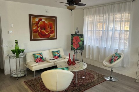 Villa ou maison à vendre à Fort Lauderdale, Floride: 2 chambres, 75.81 m2 № 2008334 - photo 29