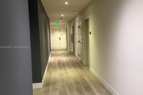 Copropriété à vendre à Miami, Floride: 48.96 m2 № 2384504 - photo 16
