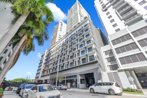 Studio à Condo à Miami, Floride  № 2384504