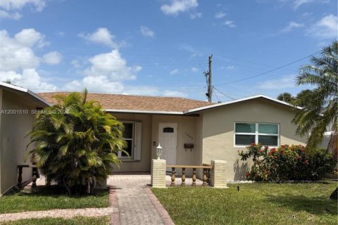 Дом в Холливуд, Флорида 3 спальни, 147.81м2 № 2066348