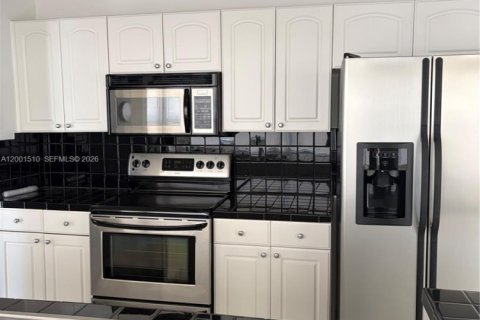 Снять в аренду виллу или дом в Холливуд, Флорида 3 спальни, 147.81м2, № 2066348 - фото 5