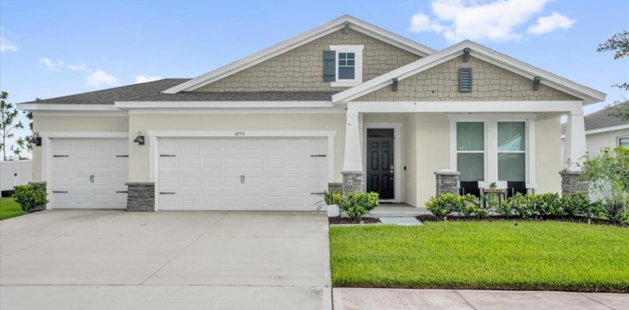 House in Saint Cloud, Florida 4 bedrooms, 195.75 sq.m. № 1835781