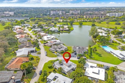 Villa ou maison à vendre à Tamarac, Floride: 3 chambres, 194.44 m2 № 1710534 - photo 25