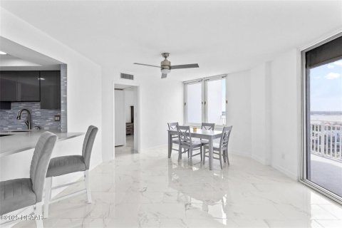 Condominio en venta en Daytona Beach, Florida, 2 dormitorios, 106 m2 № 1765408 - foto 3