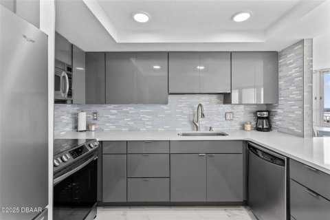 Condominio en venta en Daytona Beach, Florida, 2 dormitorios, 106 m2 № 1765408 - foto 11