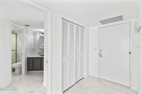 Condominio en venta en Daytona Beach, Florida, 2 dormitorios, 106 m2 № 1765408 - foto 15