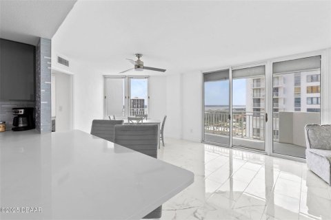 Condominio en venta en Daytona Beach, Florida, 2 dormitorios, 106 m2 № 1765408 - foto 2