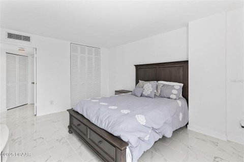 Condominio en venta en Daytona Beach, Florida, 2 dormitorios, 106 m2 № 1765408 - foto 18