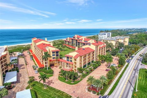 Condo in Sarasota, Florida, 1 bedroom  № 1732941 - photo 1