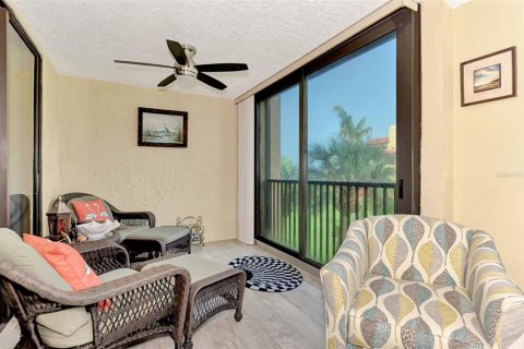 Condo in Sarasota, Florida, 1 bedroom  № 1732941 - photo 20