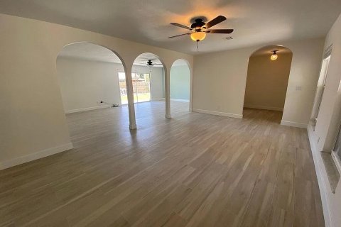 House in Stuart, Florida 4 bedrooms, 217.58 sq.m. № 2082190 - photo 6