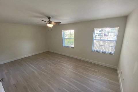 House in Stuart, Florida 4 bedrooms, 217.58 sq.m. № 2082190 - photo 7