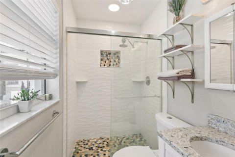 House in Largo, Florida 4 bedrooms, 162.21 sq.m. № 1759226 - photo 14
