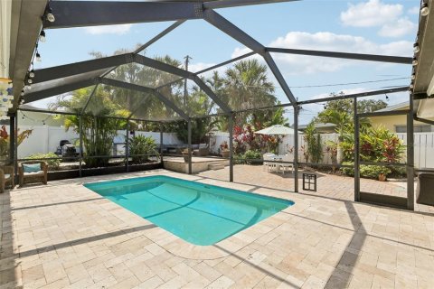 House in Largo, Florida 4 bedrooms, 162.21 sq.m. № 1759226 - photo 2