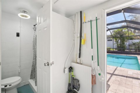 House in Largo, Florida 4 bedrooms, 162.21 sq.m. № 1759226 - photo 22