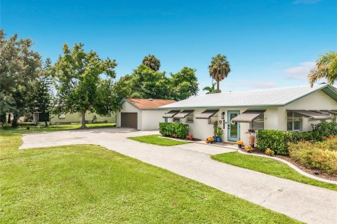 Commercial property in Punta Gorda, Florida 255.67 sq.m. № 2394273 - photo 7