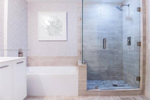 Condominio en alquiler en Miami, Florida, 1 dormitorio, 65.12 m2 № 1938105 - foto 13