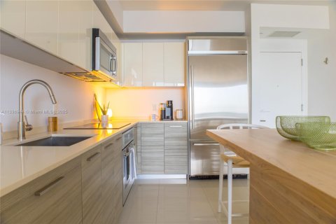 Condominio en alquiler en Miami, Florida, 1 dormitorio, 65.12 m2 № 1938105 - foto 5