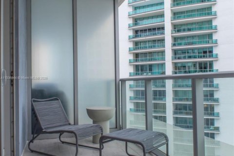 Condominio en alquiler en Miami, Florida, 1 dormitorio, 65.12 m2 № 1938105 - foto 11