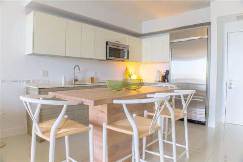 Condominio en alquiler en Miami, Florida, 1 dormitorio, 65.12 m2 № 1938105 - foto 8