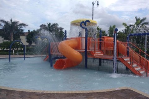 Снять в аренду таунхаус в Хомстед, Флорида 3 спальни, 145.48м2, № 1955043 - фото 19