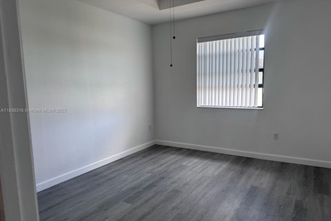 Снять в аренду таунхаус в Хомстед, Флорида 3 спальни, 145.48м2, № 1955043 - фото 9