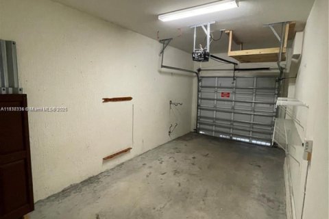 Снять в аренду таунхаус в Хомстед, Флорида 3 спальни, 145.48м2, № 1955043 - фото 18