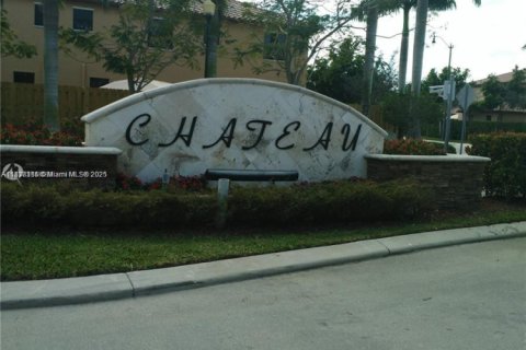 Снять в аренду таунхаус в Хомстед, Флорида 3 спальни, 145.48м2, № 1955043 - фото 3